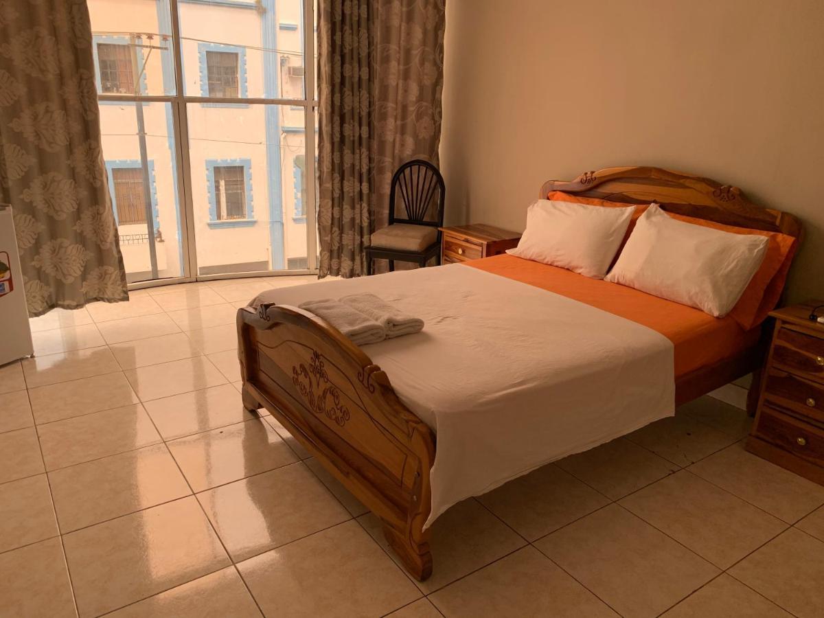 לינה וארוחת בוקר גוויאקיל Residencial Turistico Rio Guayas מראה חיצוני תמונה
