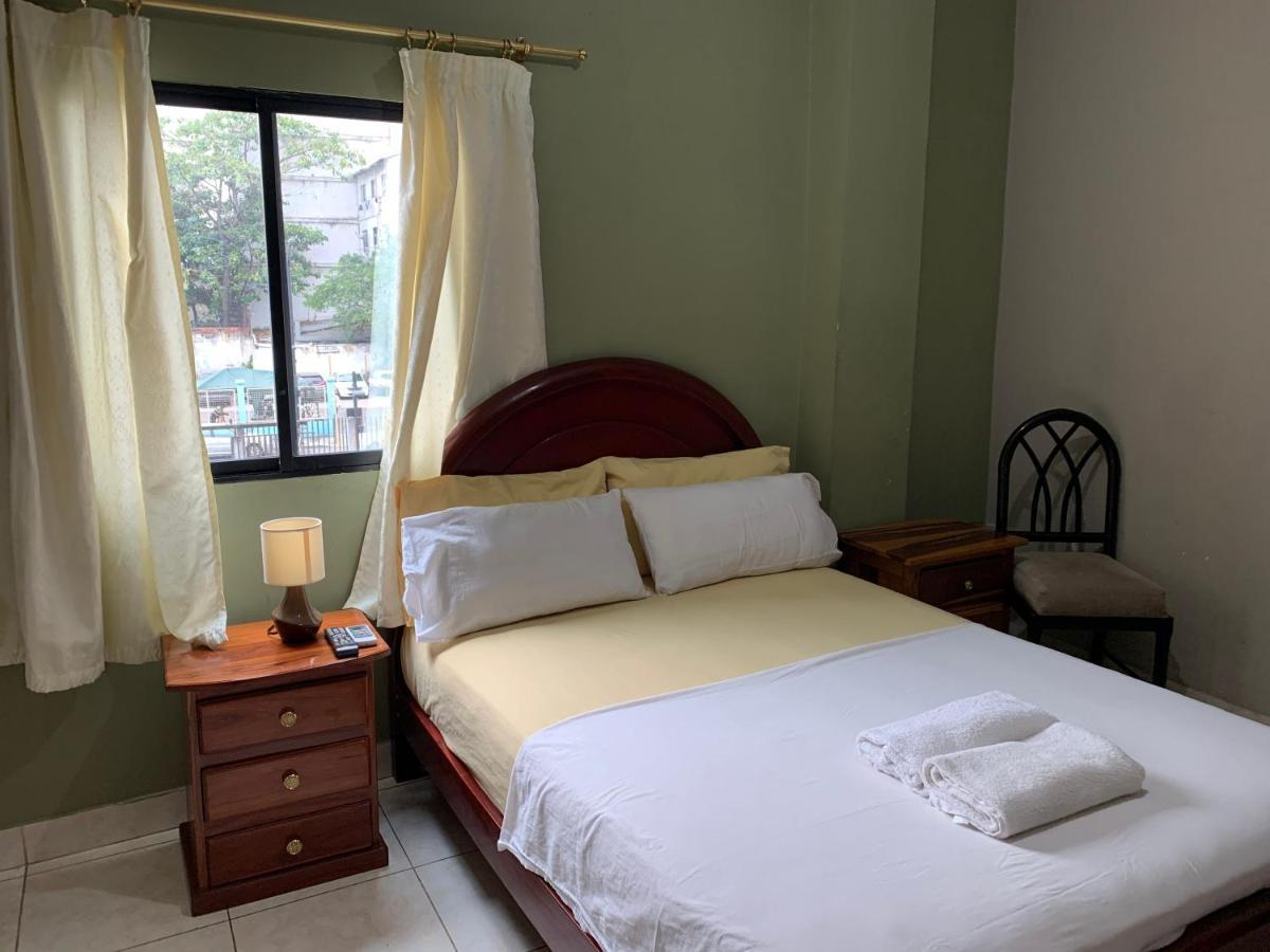 לינה וארוחת בוקר גוויאקיל Residencial Turistico Rio Guayas מראה חיצוני תמונה