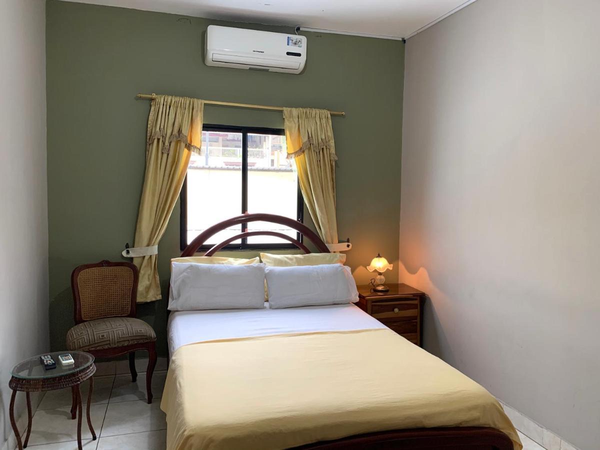לינה וארוחת בוקר גוויאקיל Residencial Turistico Rio Guayas מראה חיצוני תמונה